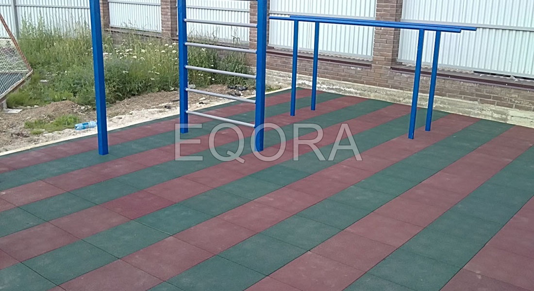 Спортивная рези новая плитка на улице